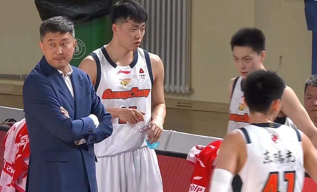 18分大逆转！广东男篮2分惜败新疆，胡明轩失绝杀萨林杰正负值-24